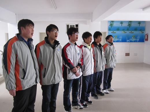 男生小合唱《精忠报国》